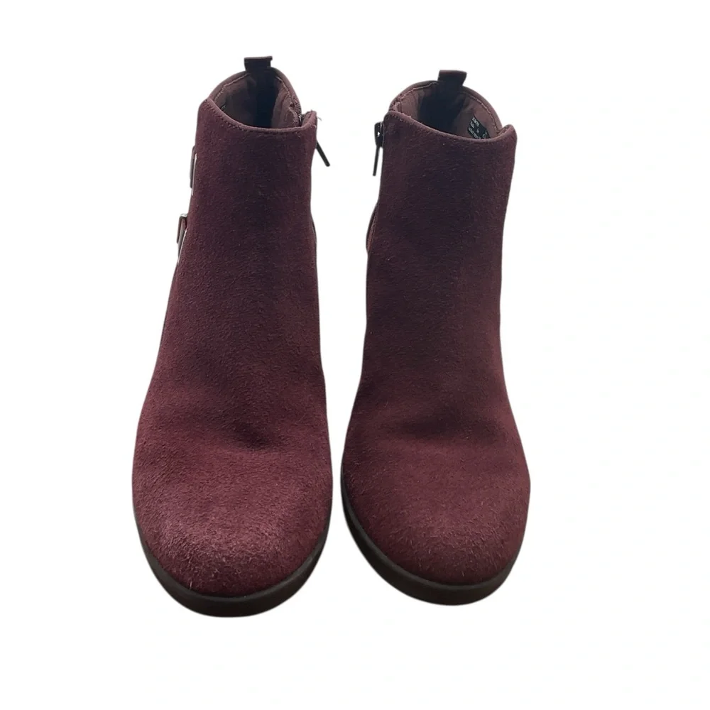 Clarks Rich Burgundy suede season color Ankle Booties size‎ 8